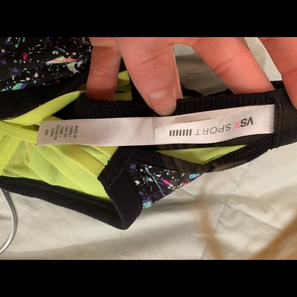 Victoria Secret Sports Bra Size 32C - Picture 4 of 4